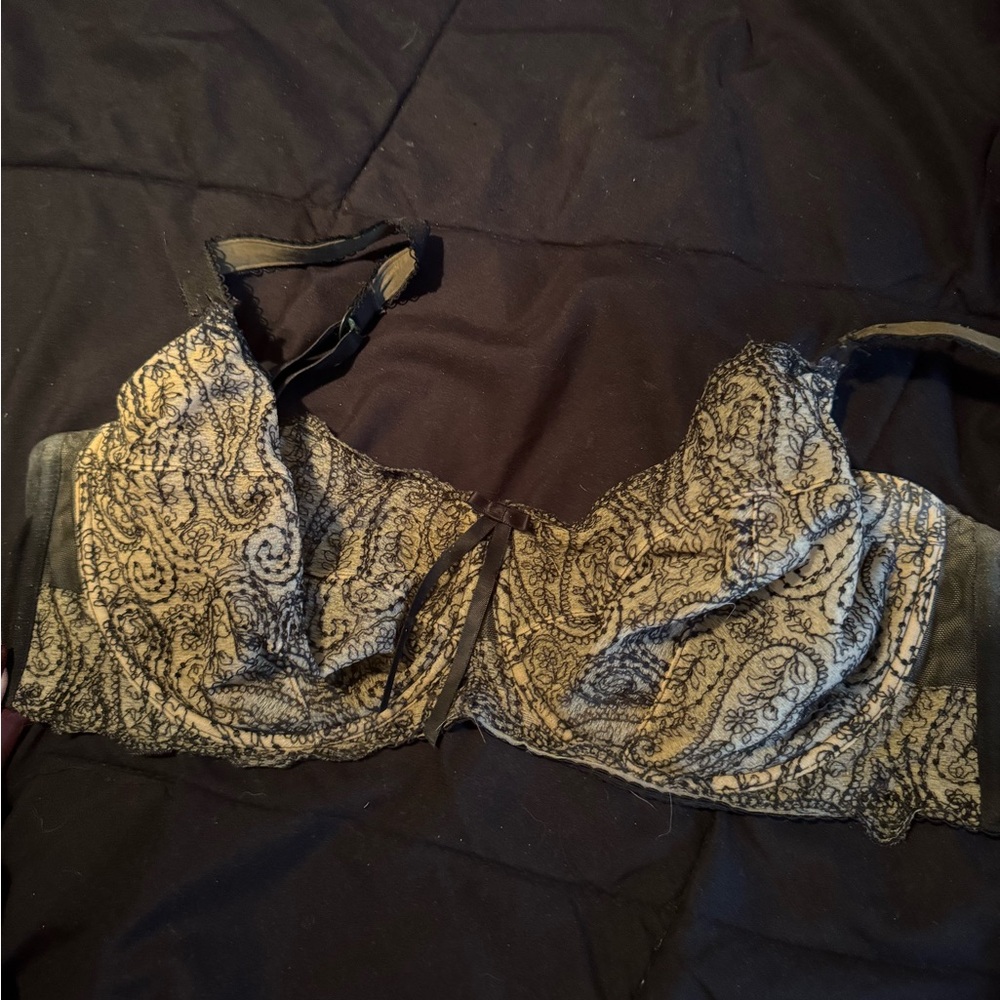 No pad wired bra. Size 34F